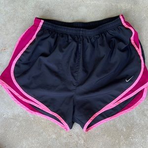 Nike dry fit athletic work out shorts Sz L